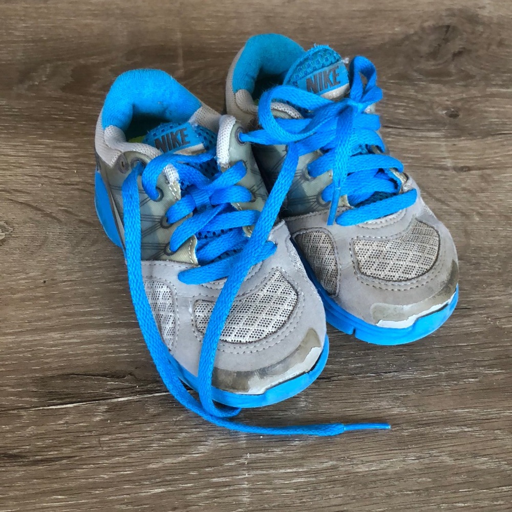 Nike toddler sneakers